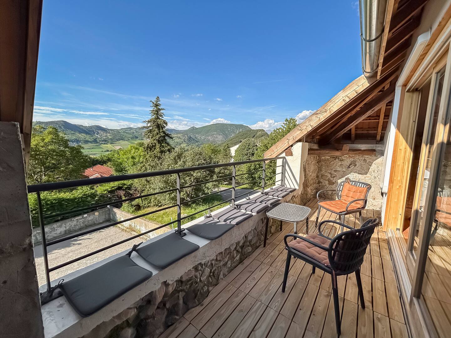 Terrasse de la maison à Venterol